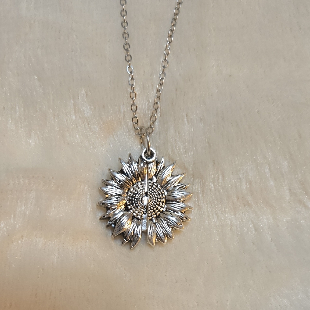 Silver Sunflower Pendant Necklace